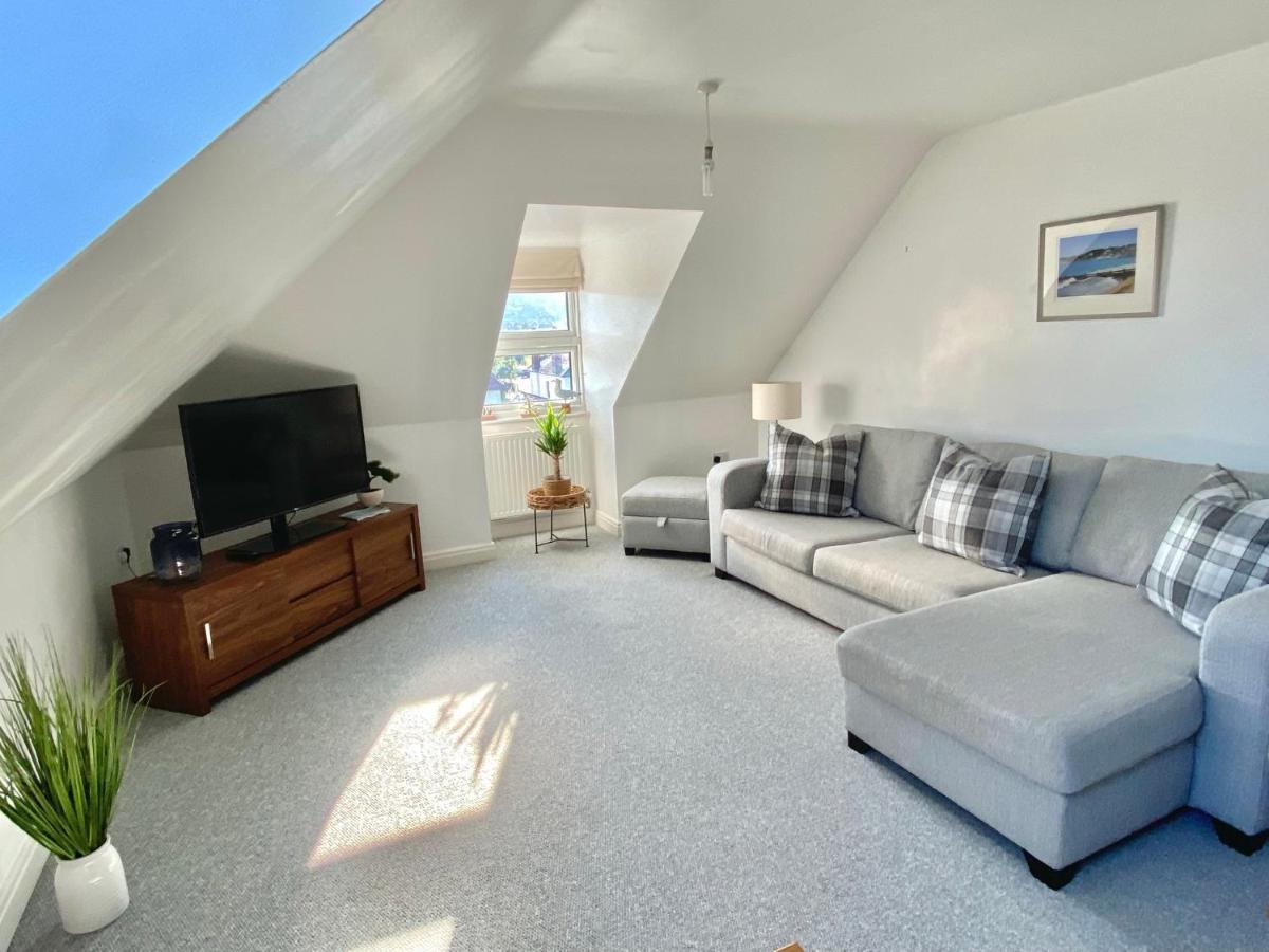 Swanage Holiday Penthouse Apartment, Moments From Beach And Town, On Site Parking, Fast Wifi, Sleeps Up To 6, Rated Exceptional Eksteriør bilde