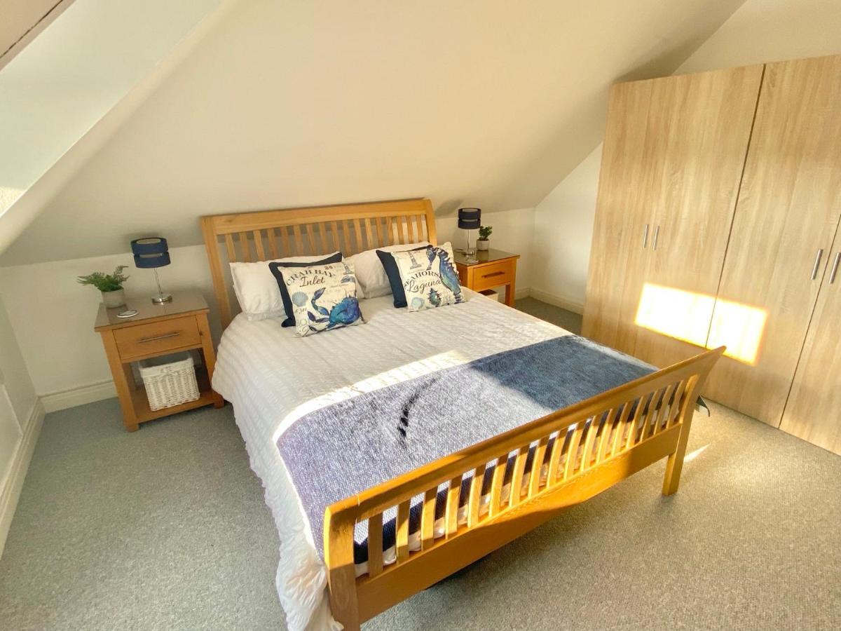 Swanage Holiday Penthouse Apartment, Moments From Beach And Town, On Site Parking, Fast Wifi, Sleeps Up To 6, Rated Exceptional Eksteriør bilde