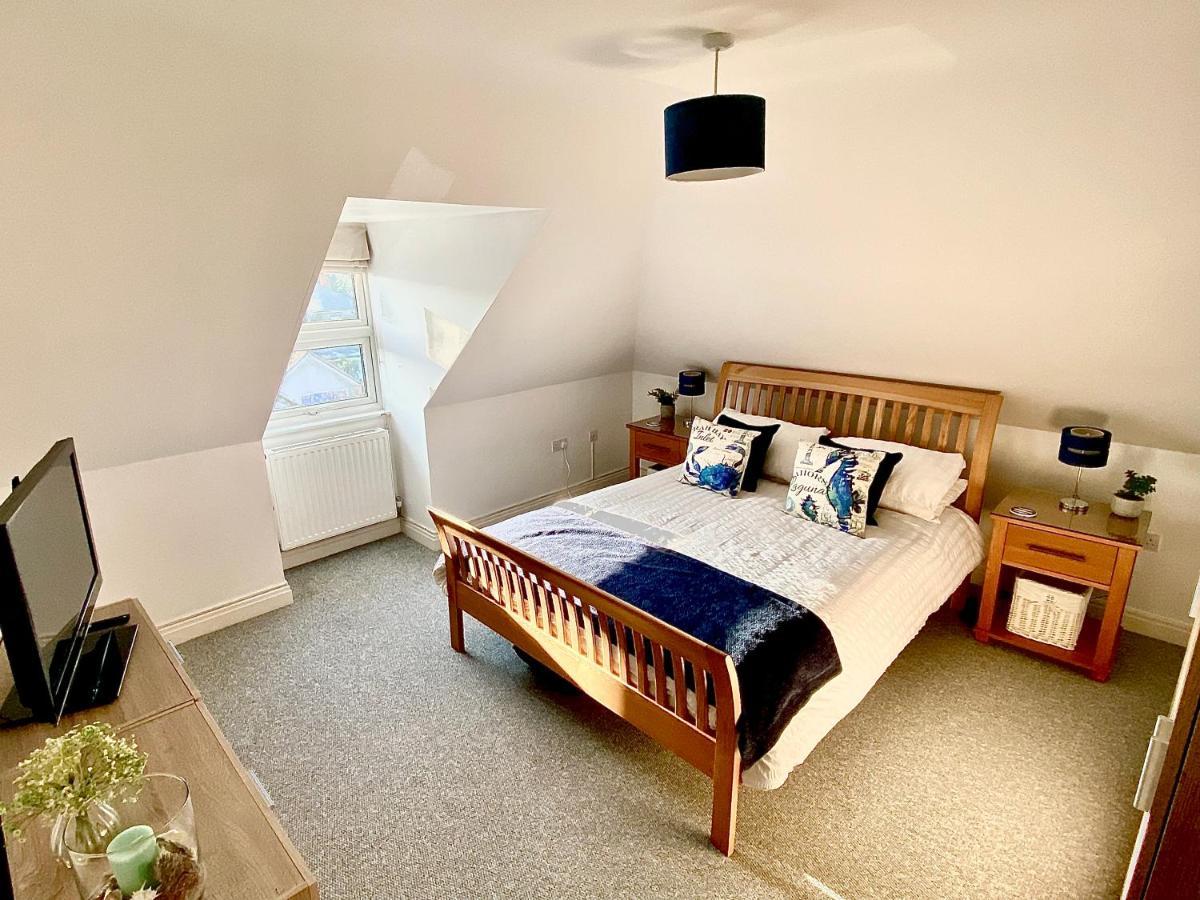Swanage Holiday Penthouse Apartment, Moments From Beach And Town, On Site Parking, Fast Wifi, Sleeps Up To 6, Rated Exceptional Eksteriør bilde