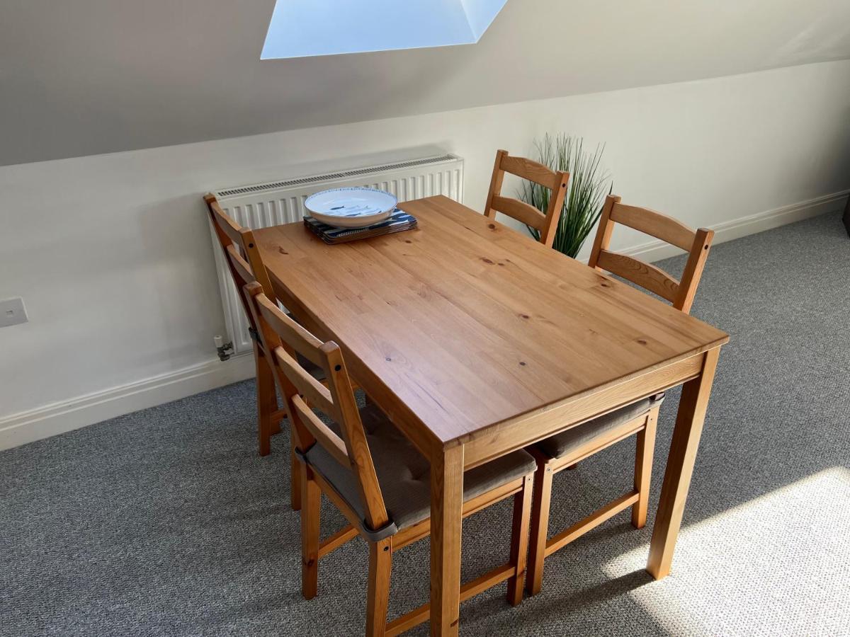 Swanage Holiday Penthouse Apartment, Moments From Beach And Town, On Site Parking, Fast Wifi, Sleeps Up To 6, Rated Exceptional Eksteriør bilde