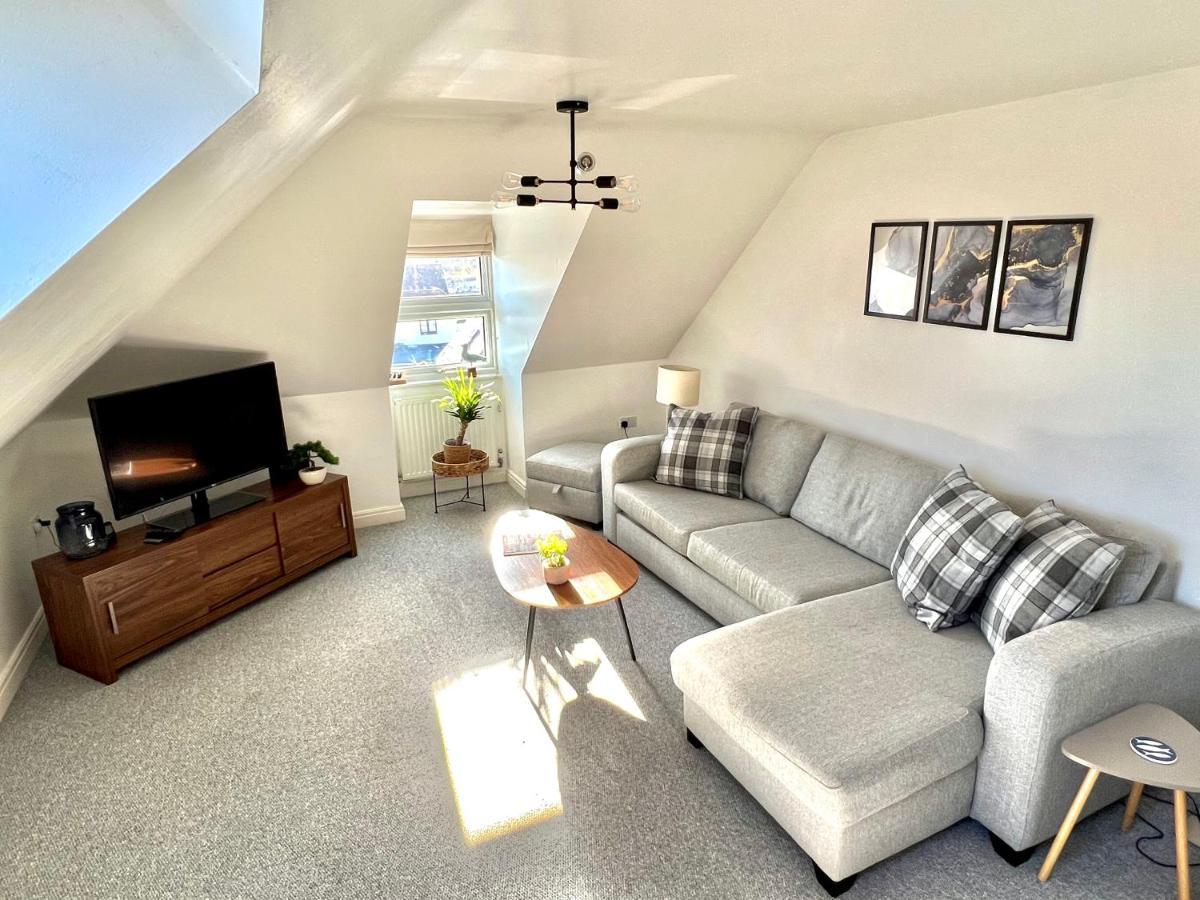 Swanage Holiday Penthouse Apartment, Moments From Beach And Town, On Site Parking, Fast Wifi, Sleeps Up To 6, Rated Exceptional Eksteriør bilde